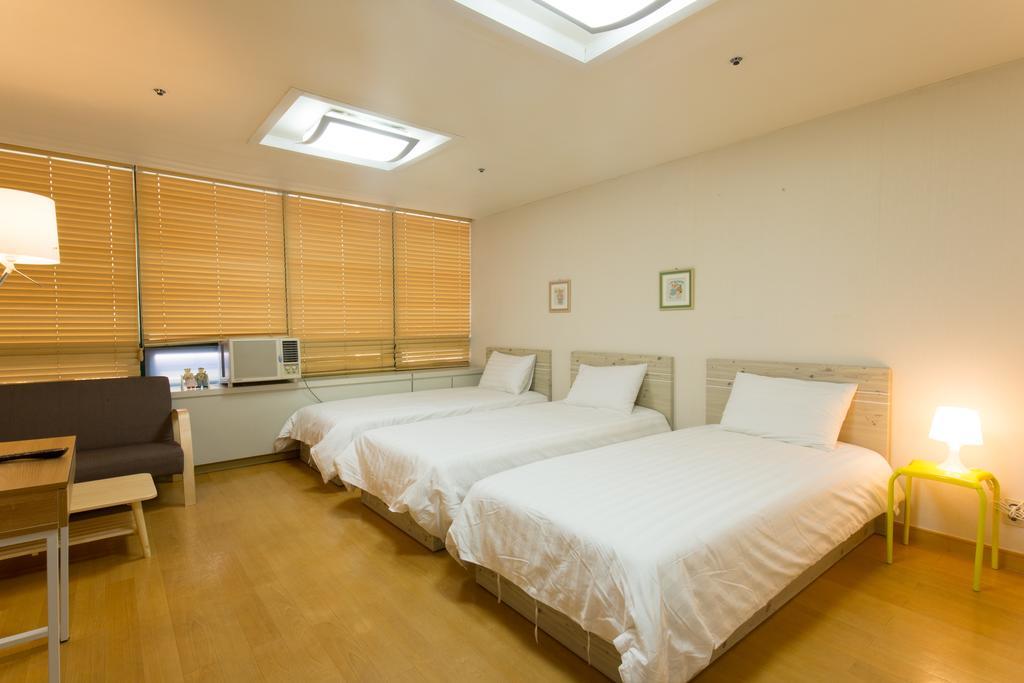 Hong Apartment Seoul