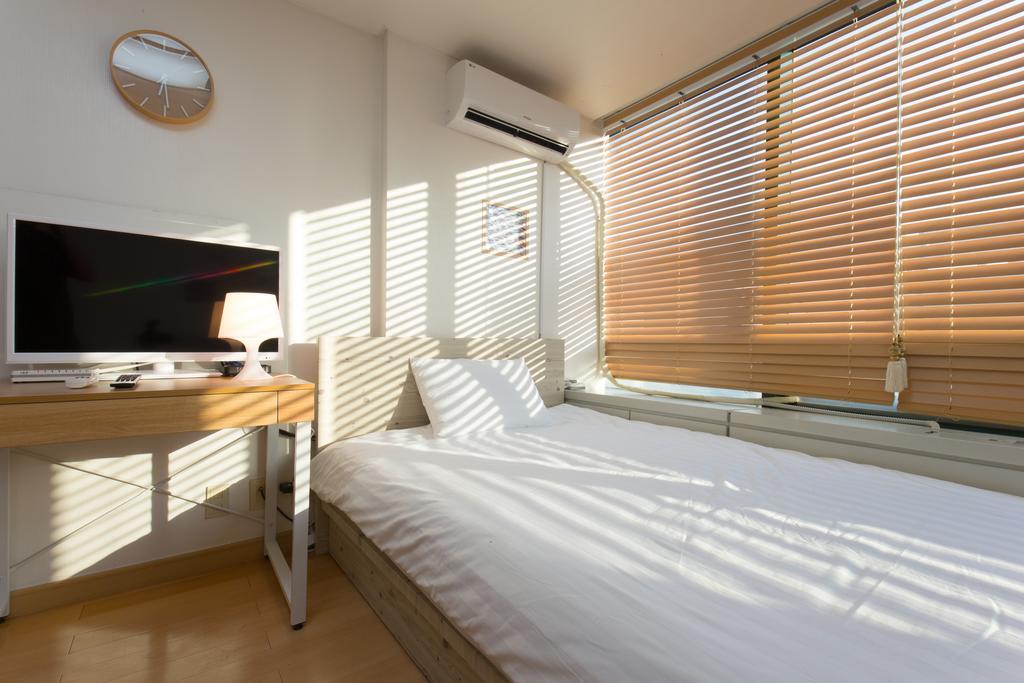 Hong Apartment *